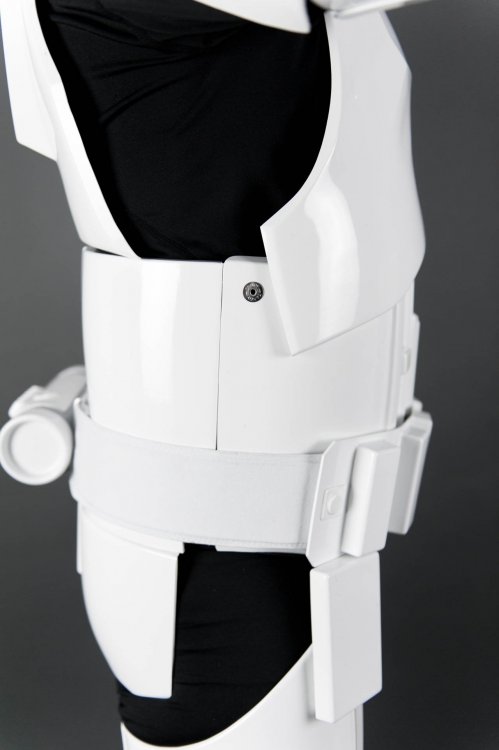 5 - Full Body - Right Side Detail.jpg