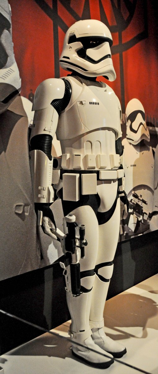 large.star-wars-tfa-stormtrooper-full-rt