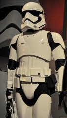 star-wars-tfa-stormtrooper-armor-2_23647752676_o.jpg