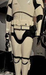 star-wars-tfa-stormtrooper-armor_23378162990_o.jpg