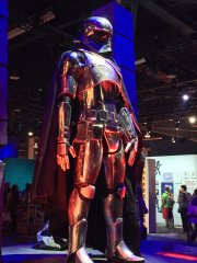 star-wars-the-force-rises-captain-phasma-costume.jpg