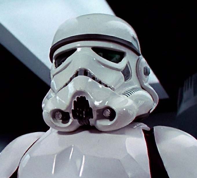 original-stunt-stormtrooper-helmet.jpg.36cdbd9e664e716cc271f8c5251801b0.jpg