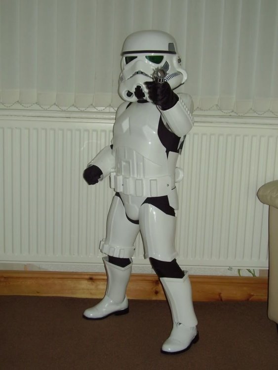 Lukesuit.thumb.jpg.4d4707edc228cb867d1ce35dd60c2f62.jpg