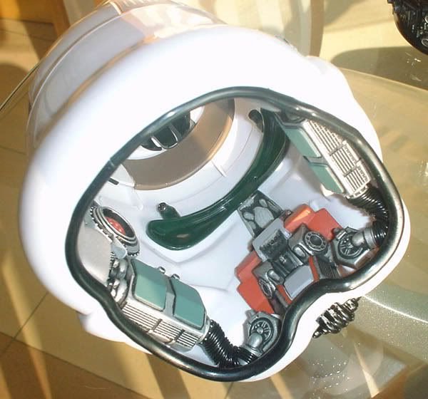 riddell-strooper1.jpg.bb289c67cd7deb729be493e30e187f90.jpg