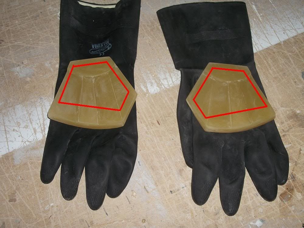 Handplateglue.jpg.0109ca237eaa417a5a0efce793dbd940.jpg