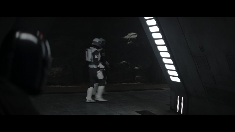 mandalorian3x08_0718.thumb.jpg.3fcdc106be3fbe060d518a16814be2e8.jpg